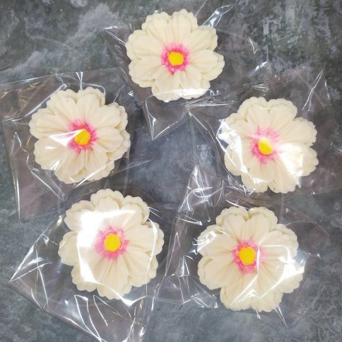 Фигурка из шоколадной глазури 3D "Космея махровая" 